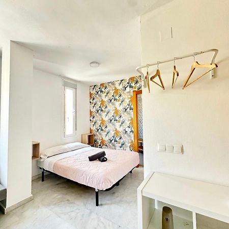 Apartamentos Playa Misericordias マラガ エクステリア 写真