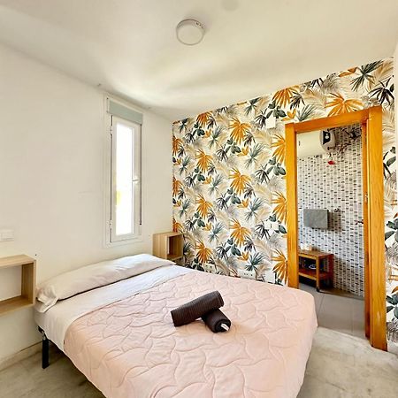Apartamentos Playa Misericordias マラガ エクステリア 写真