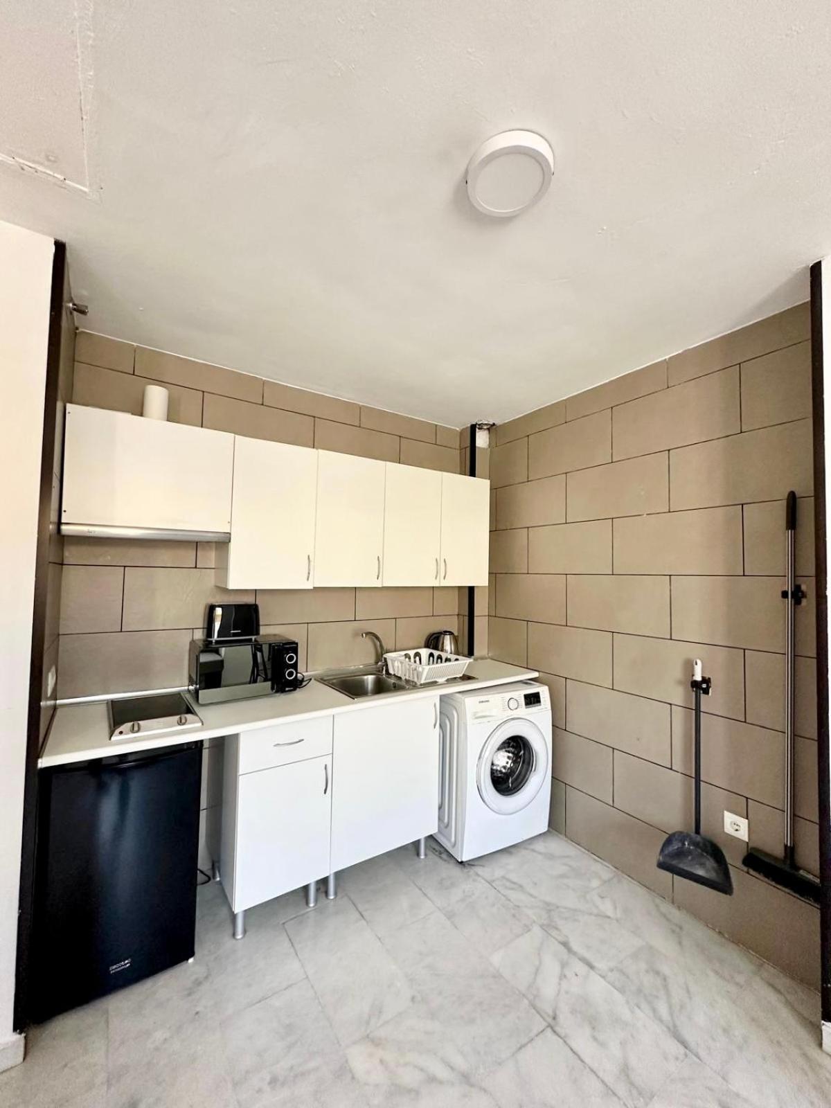 Apartamentos Playa Misericordias マラガ エクステリア 写真