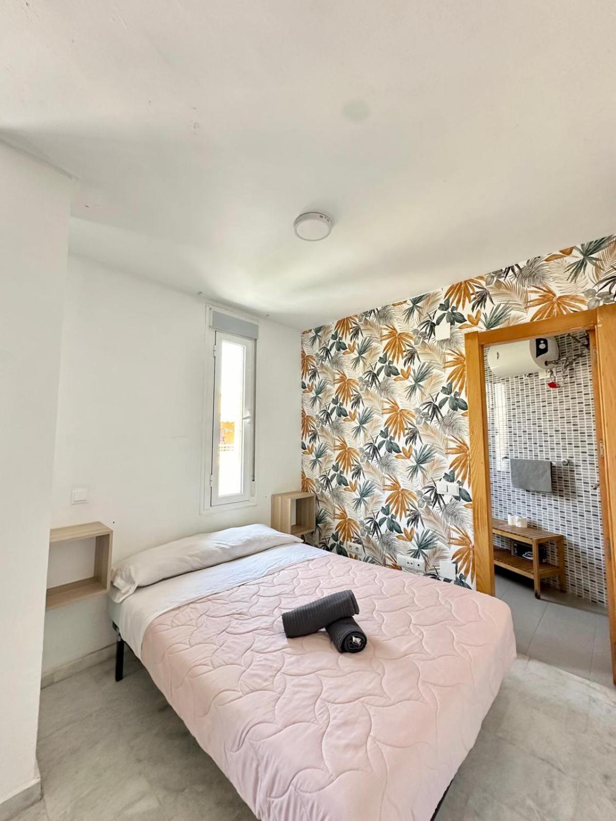 Apartamentos Playa Misericordias マラガ エクステリア 写真