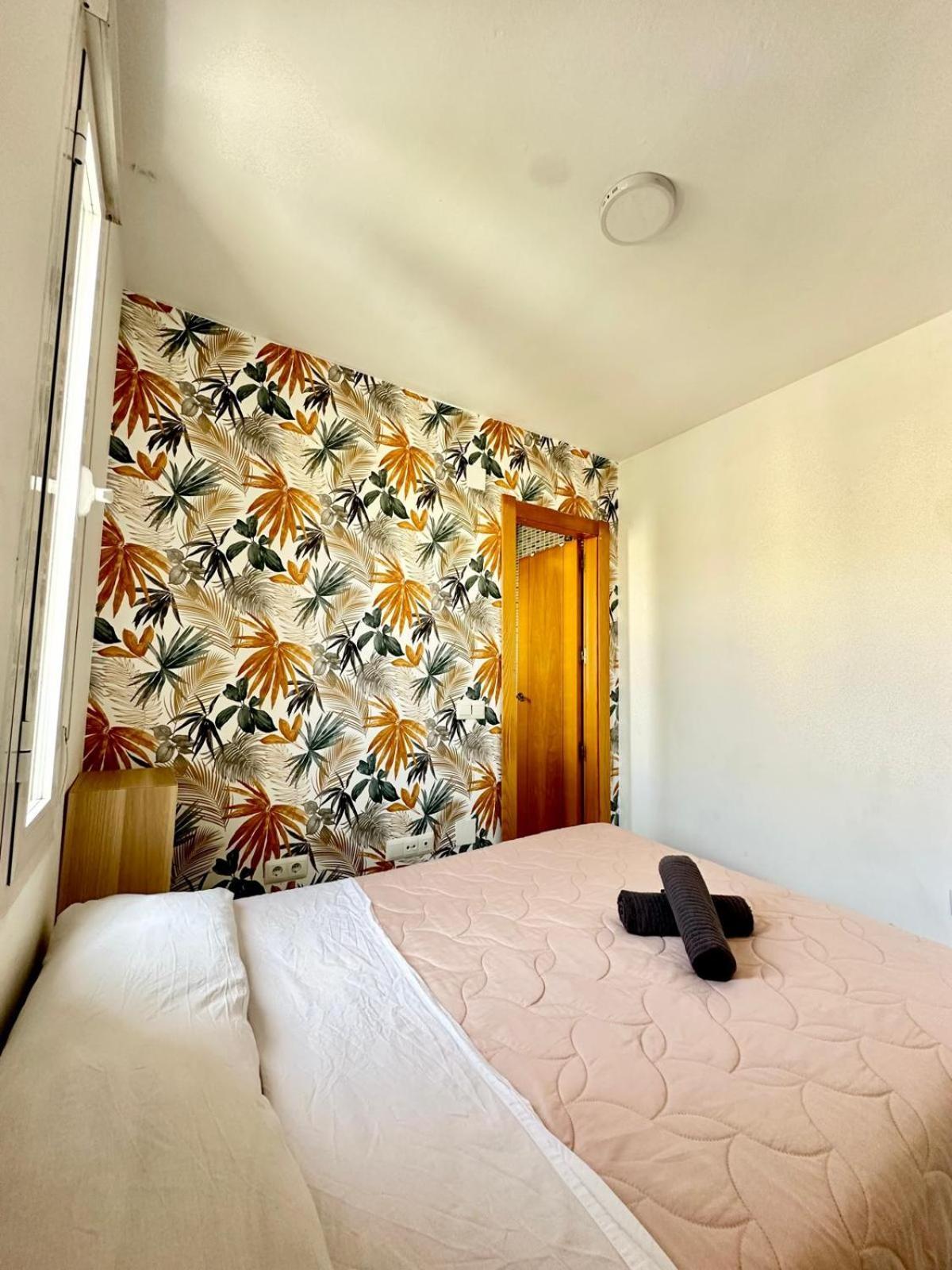 Apartamentos Playa Misericordias マラガ エクステリア 写真